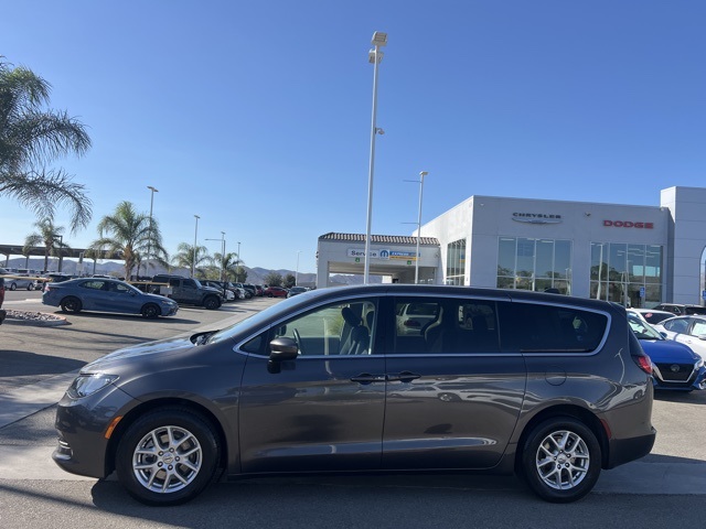 2022 Chrysler Voyager LX photo 4