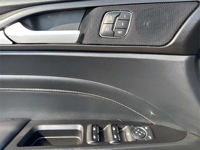 2020 Ford Fusion Hybrid Titanium photo 22