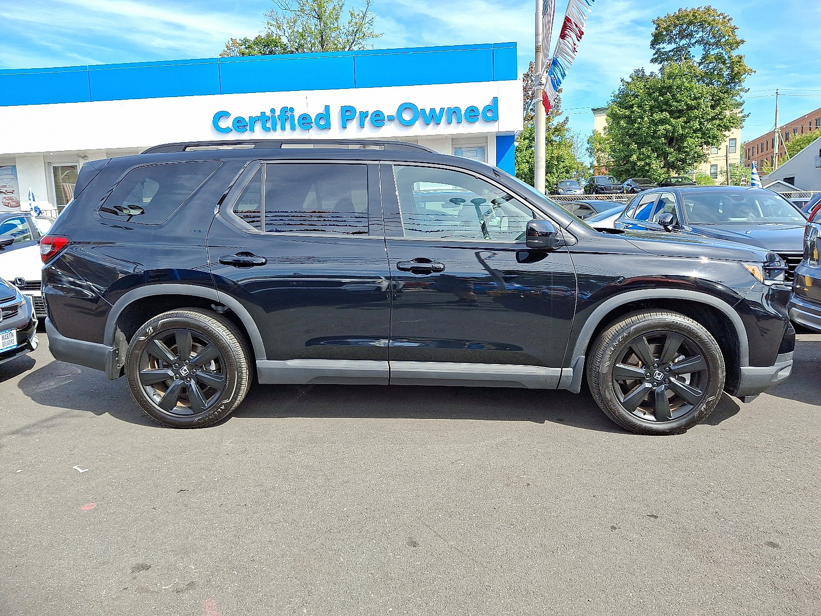 2025 Honda Pilot Black Edition photo 3