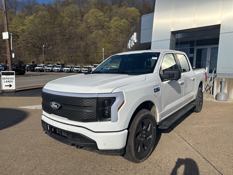2025 Ford F-150 Lightning photo 3