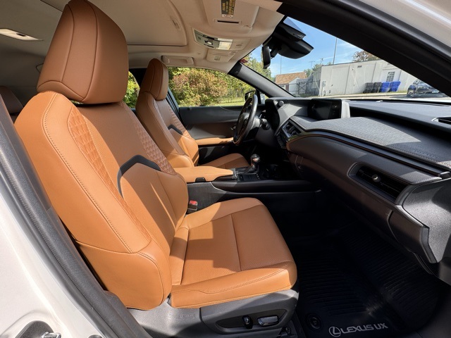 2020 Lexus UX 200 Premium photo 12