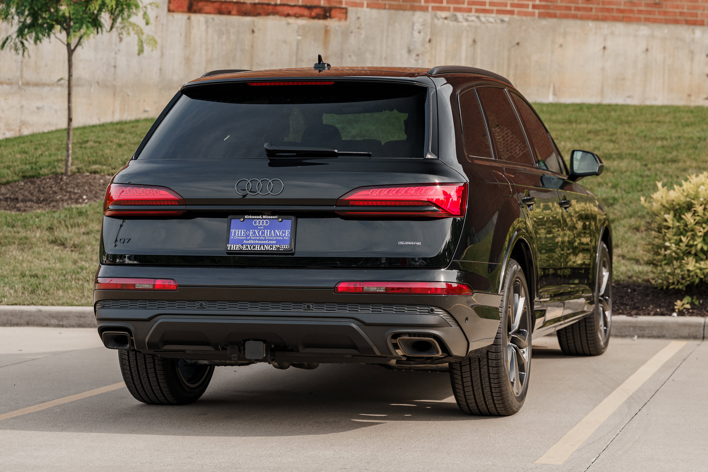 2025 Audi Q7 Premium Plus photo 2