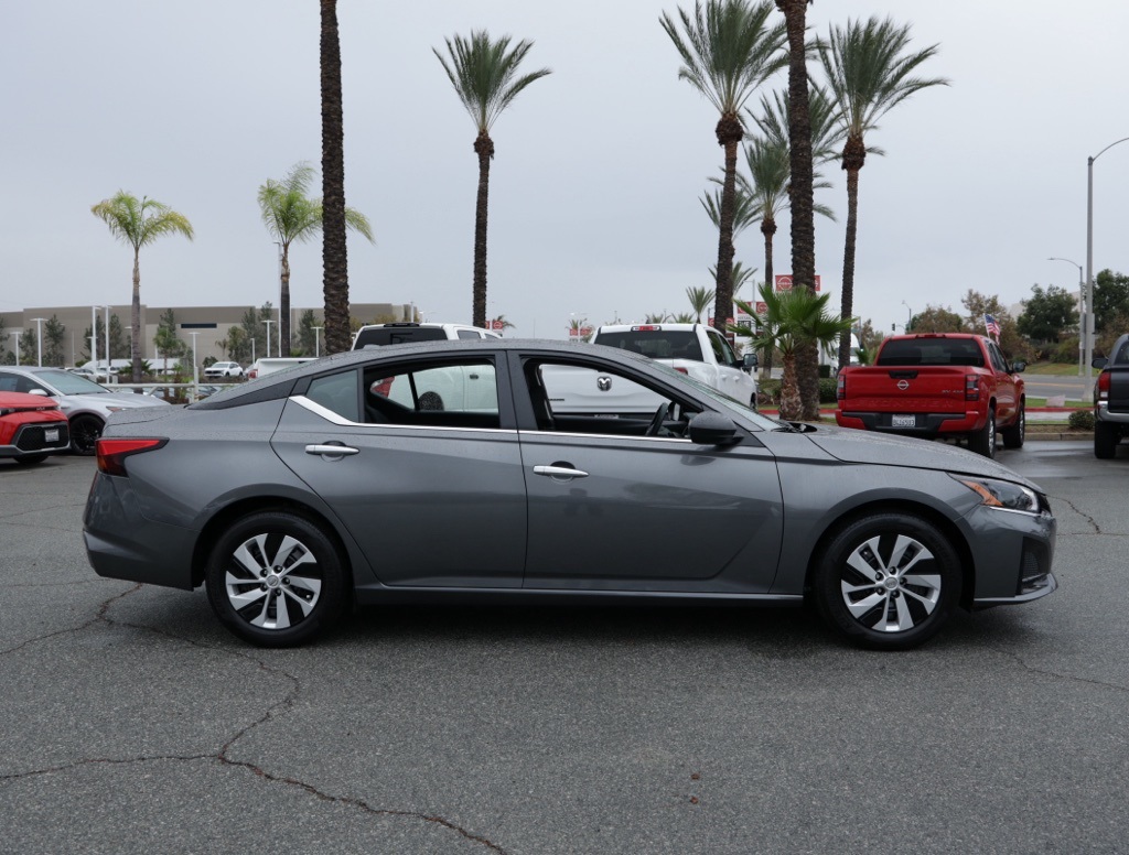 2025 Nissan Altima 2.5 S photo 2