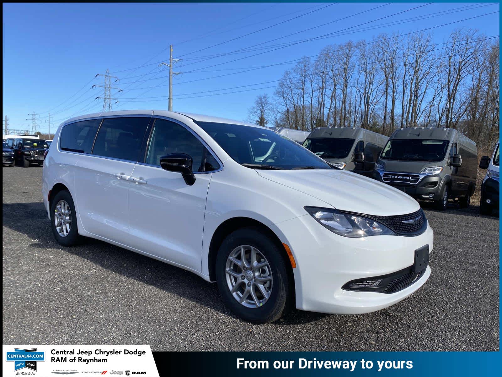 2026 Chrysler Voyager LX's photo