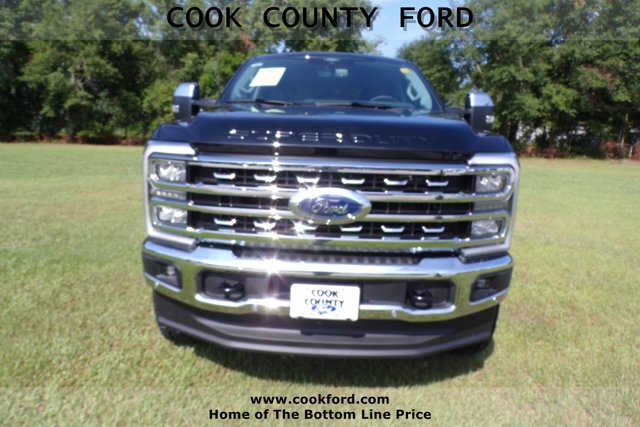 2025 Ford F-250 Lariat photo 2