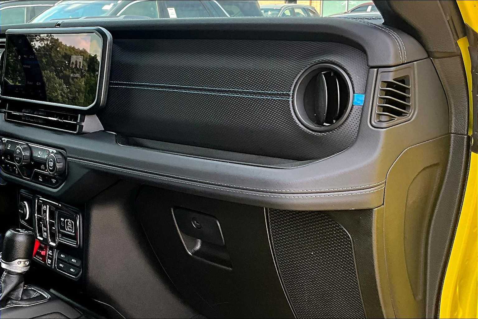 2024 Jeep Wrangler 4xe Rubicon photo 17