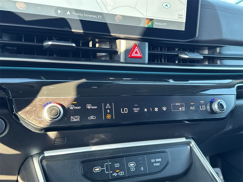 2025 Kia Carnival SX Prestige photo 24