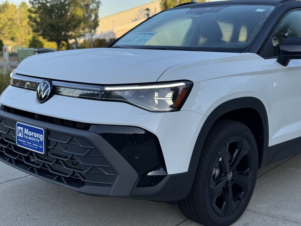 2025 Volkswagen Taos SE photo 4