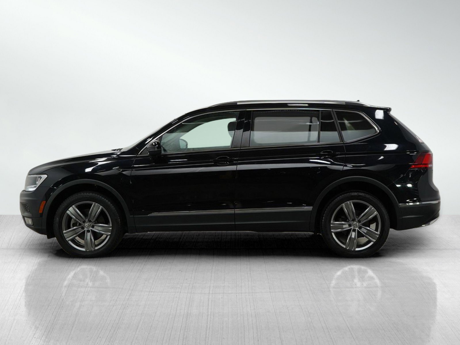 Used 2021 Volkswagen Tiguan SEL with VIN 3VV2B7AX5MM082982 for sale in Hopkins, Minnesota