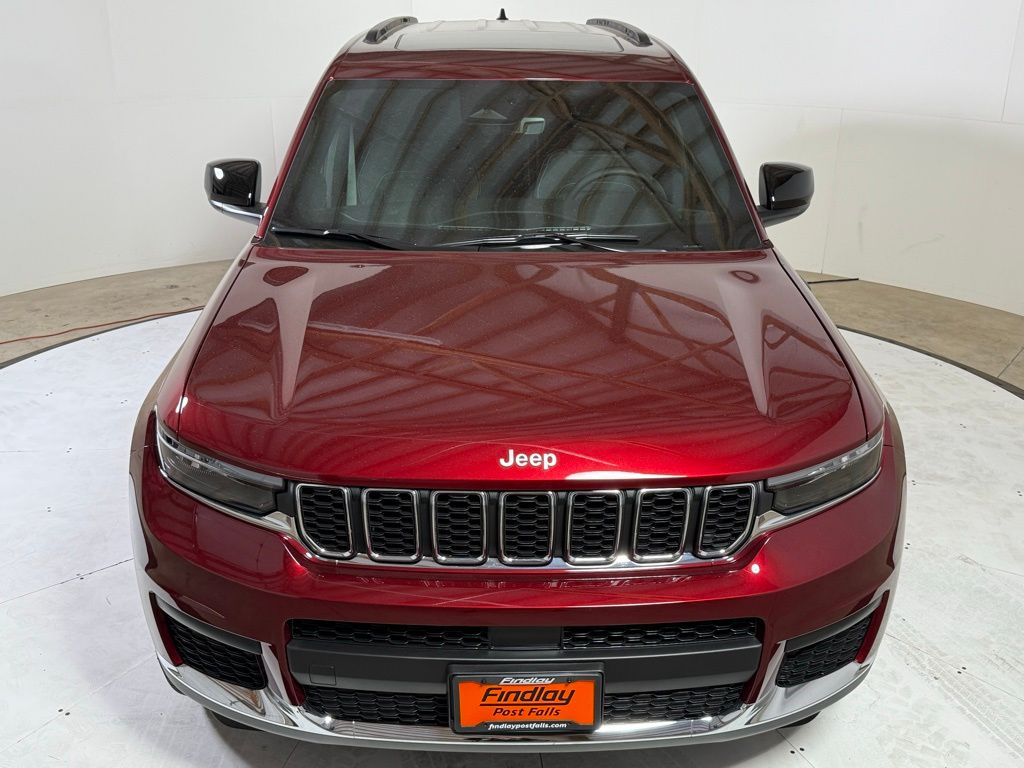 2025 Jeep Grand Cherokee Laredo Altitude photo 2