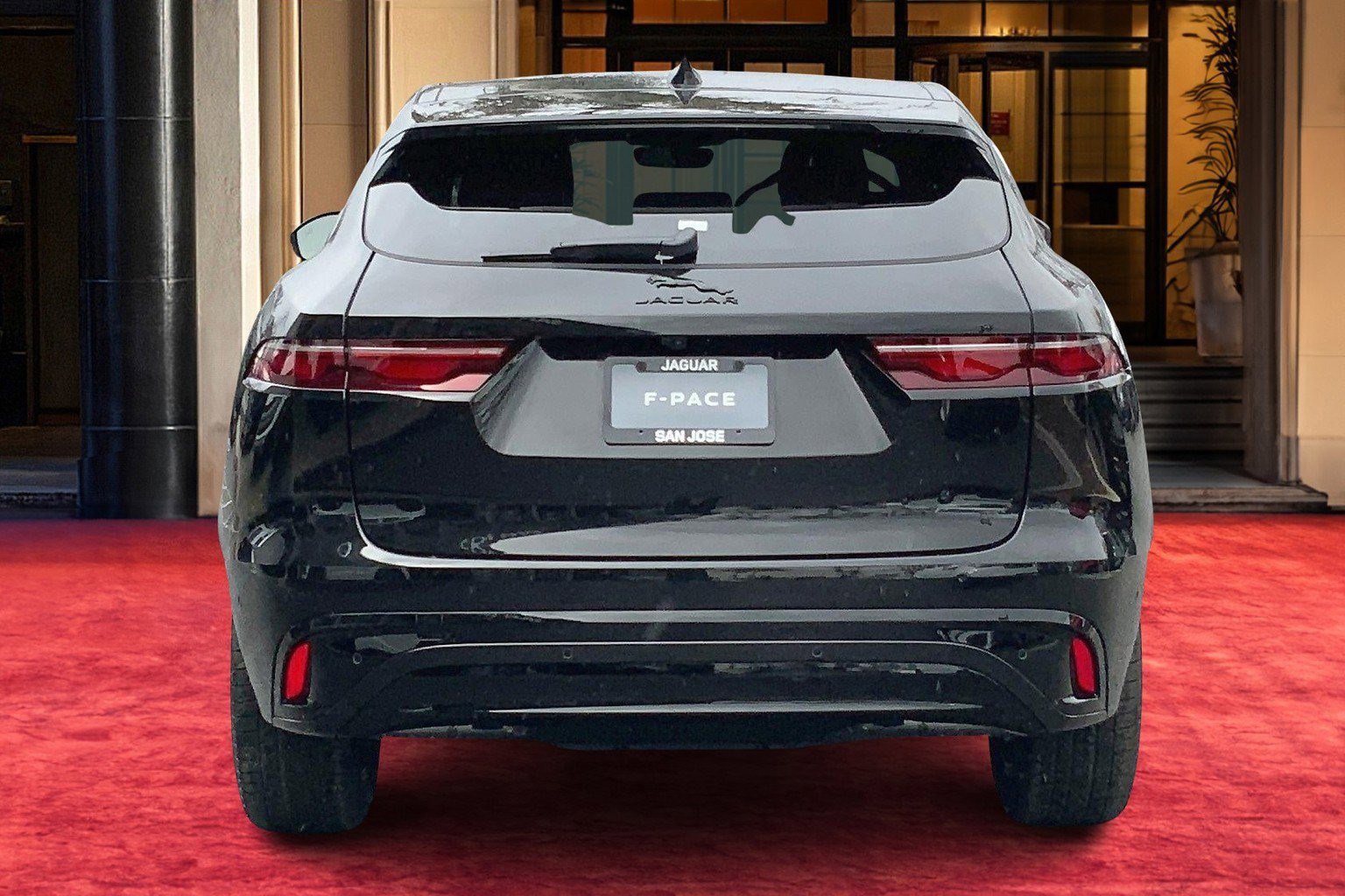 2025 Jaguar F-PACE P250 R-Dynamic S photo 4