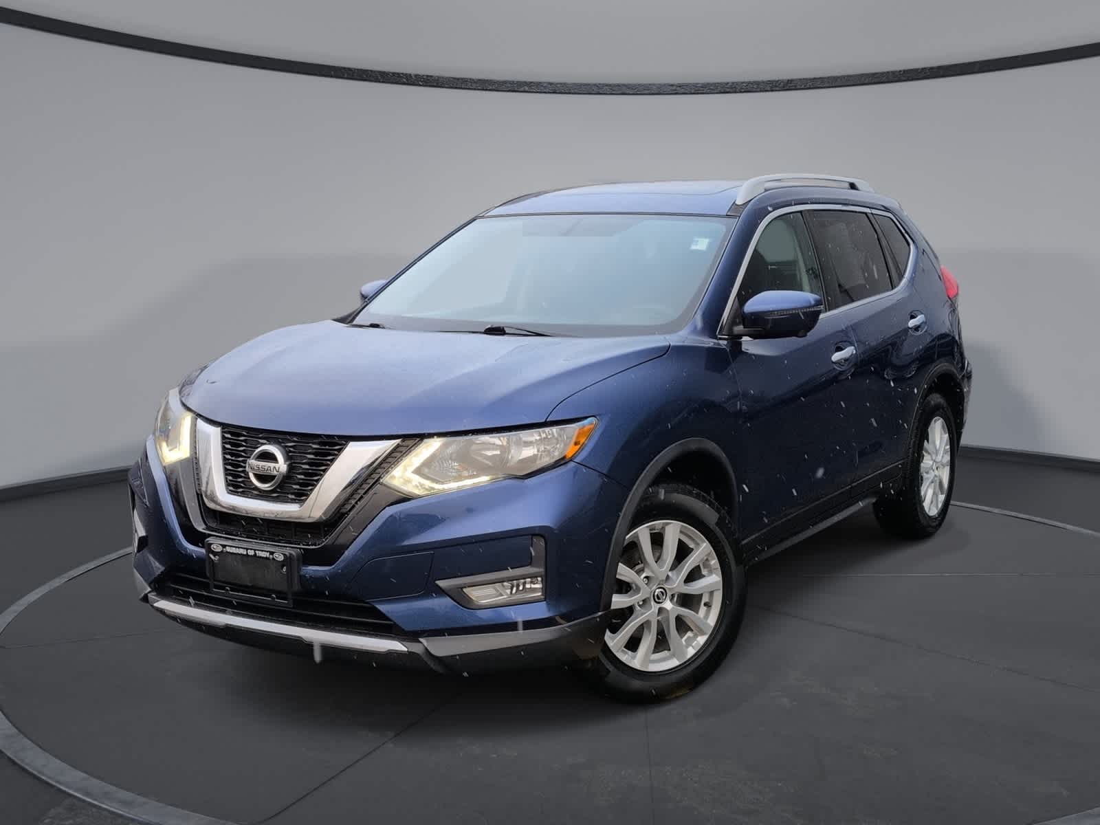 2017 Nissan Rogue SV's photo