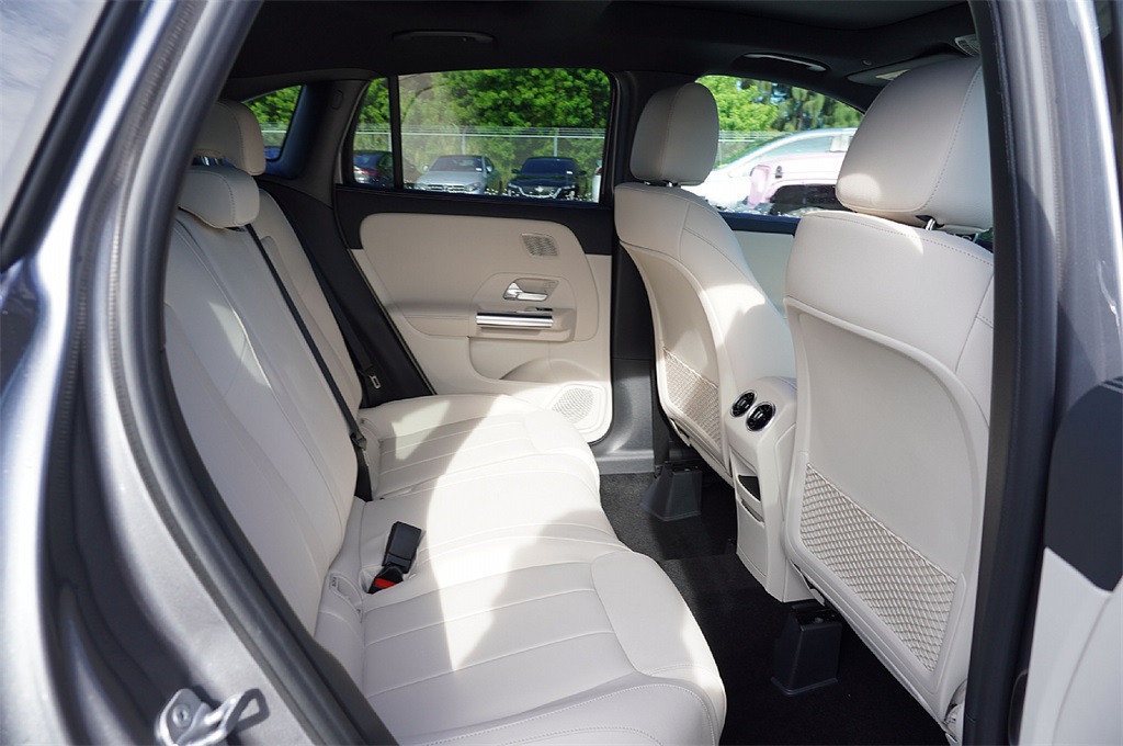 2026 Mercedes Benz GLA 250 photo 13