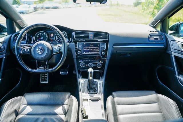2017 Volkswagen Golf R 4Motion photo 18