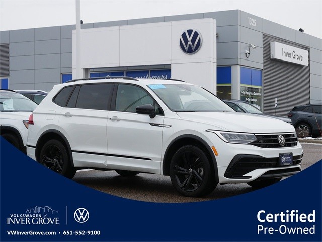 2023 Volkswagen Tiguan SE R-LINE BLACK's photo