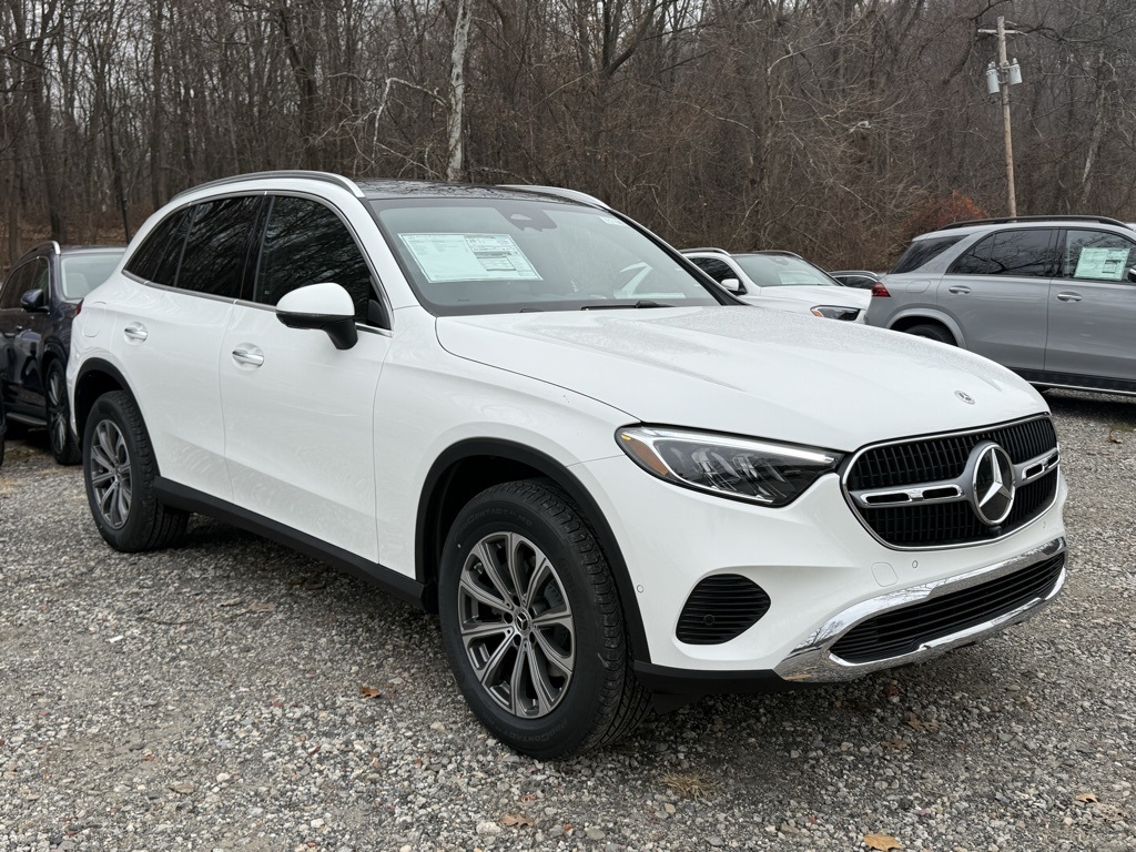 2026 Mercedes-Benz GLC Base's photo