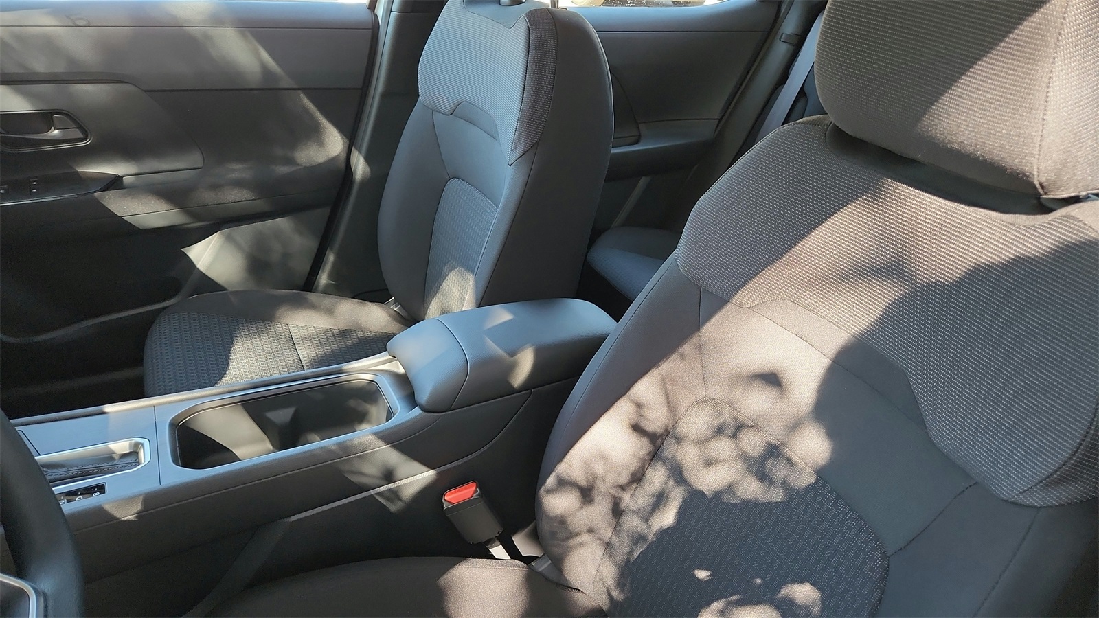 2025 Nissan Kicks Play S photo 9