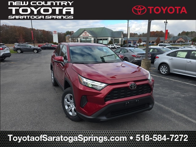 2025 Toyota RAV4 LE's photo