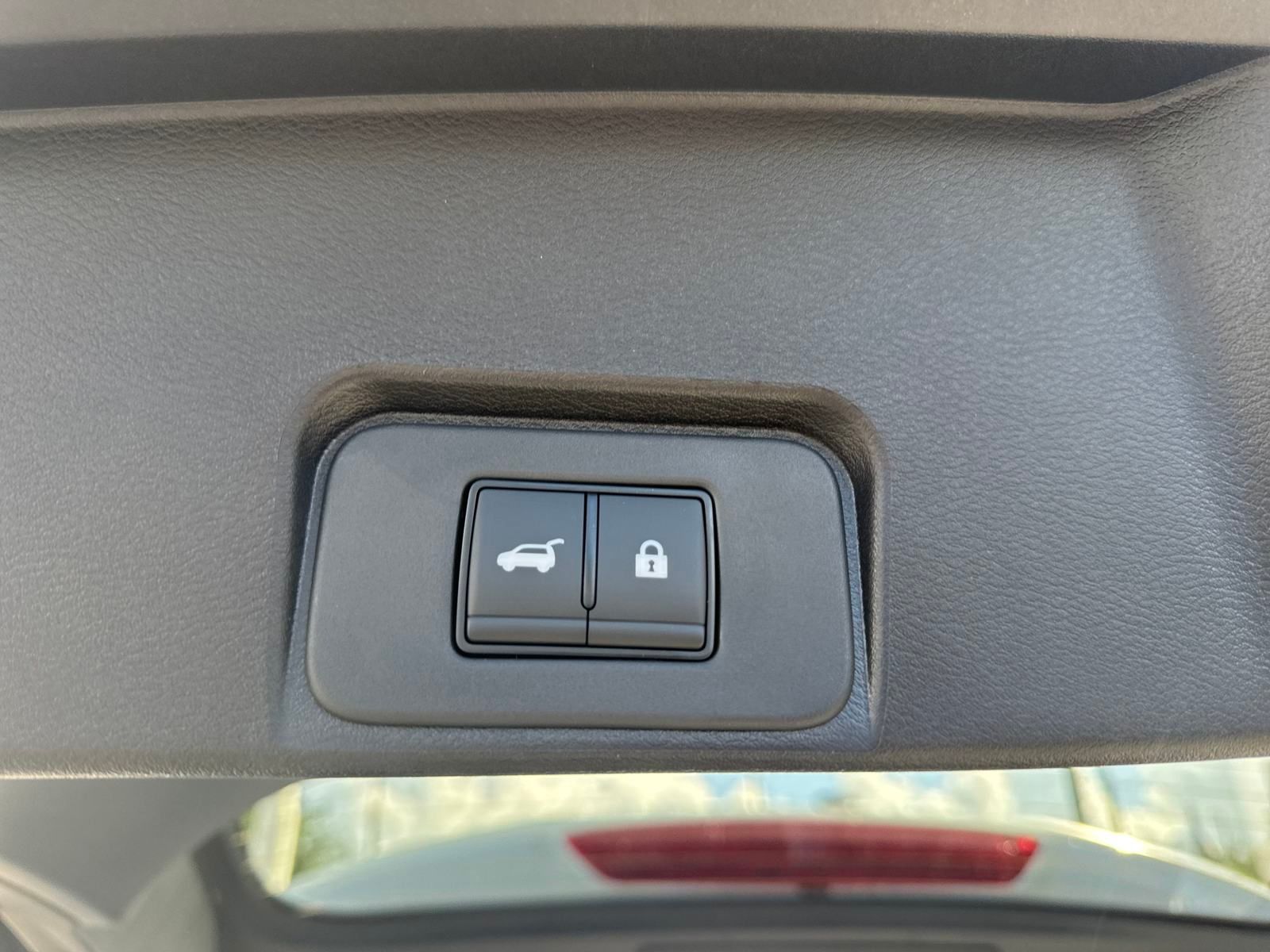 2026 Nissan Rogue SV photo 21