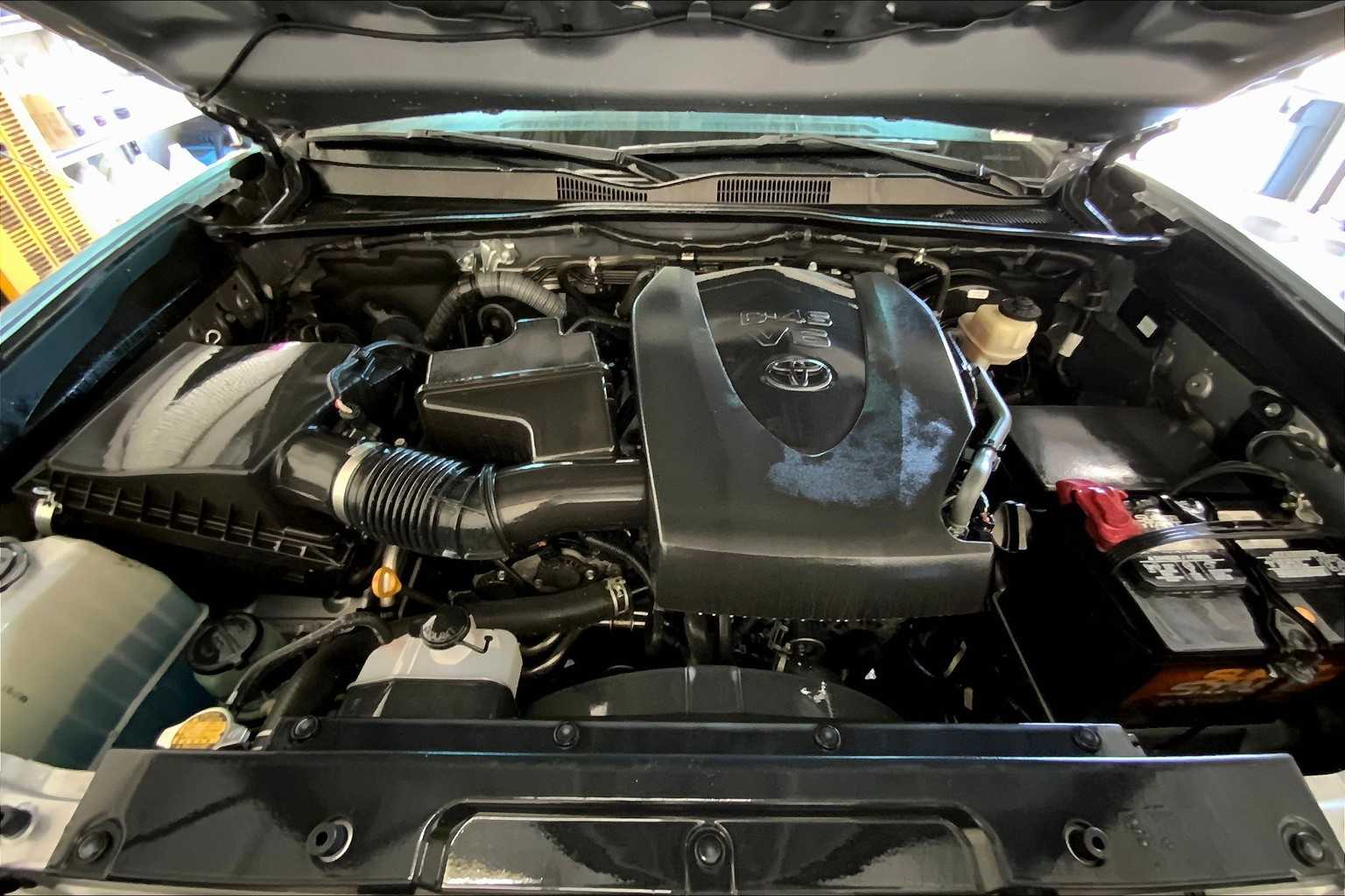 2016 Toyota Tacoma Limited 4x4 Double Cab V6 photo 29