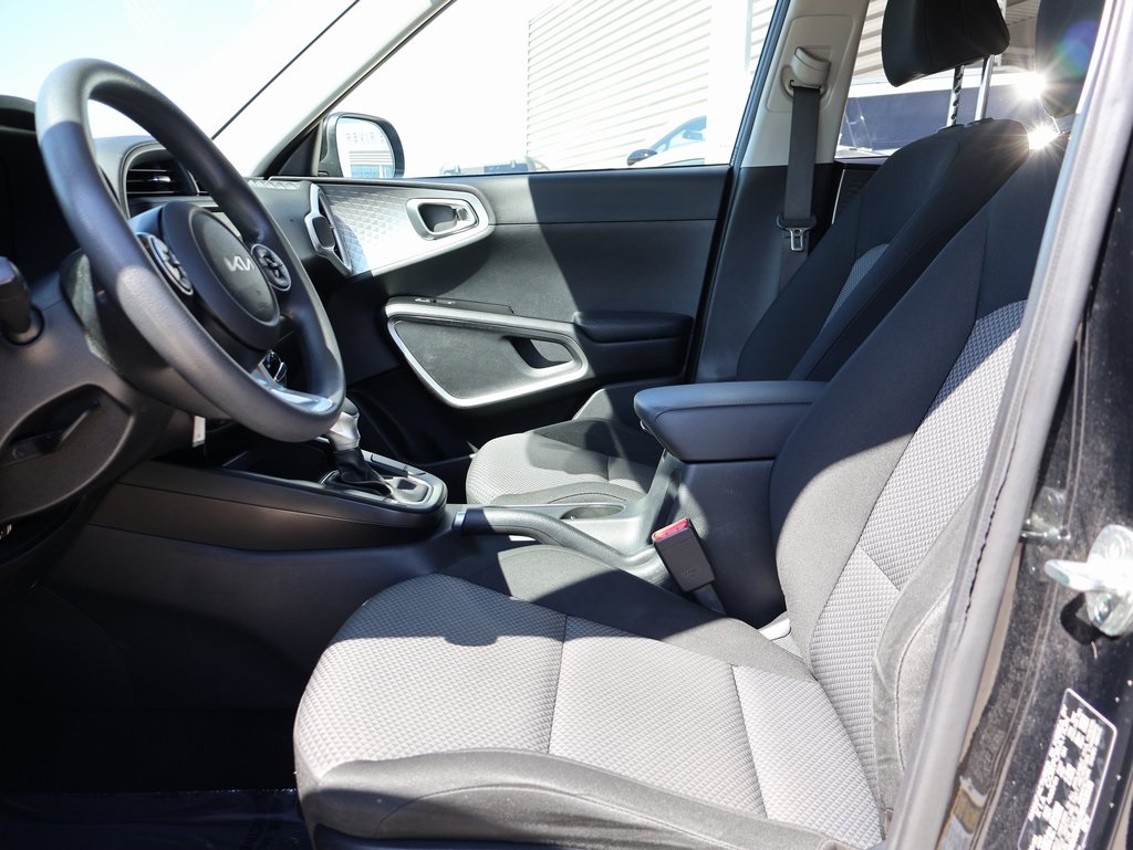 2022 Kia Soul LX photo 20