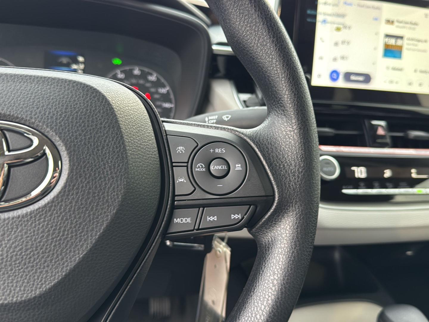 2025 Toyota Corolla Hybrid LE photo 19