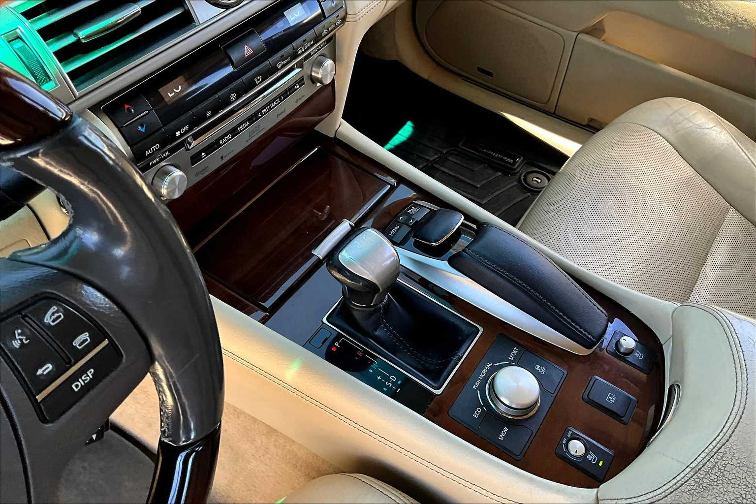 2013 Lexus LS 460 photo 15