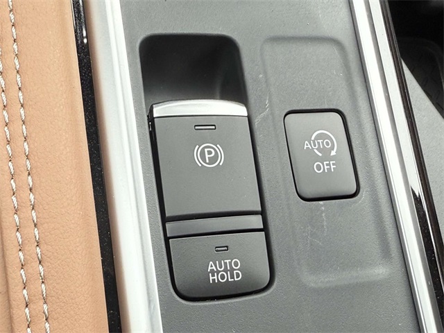2025 Nissan Pathfinder Platinum photo 29
