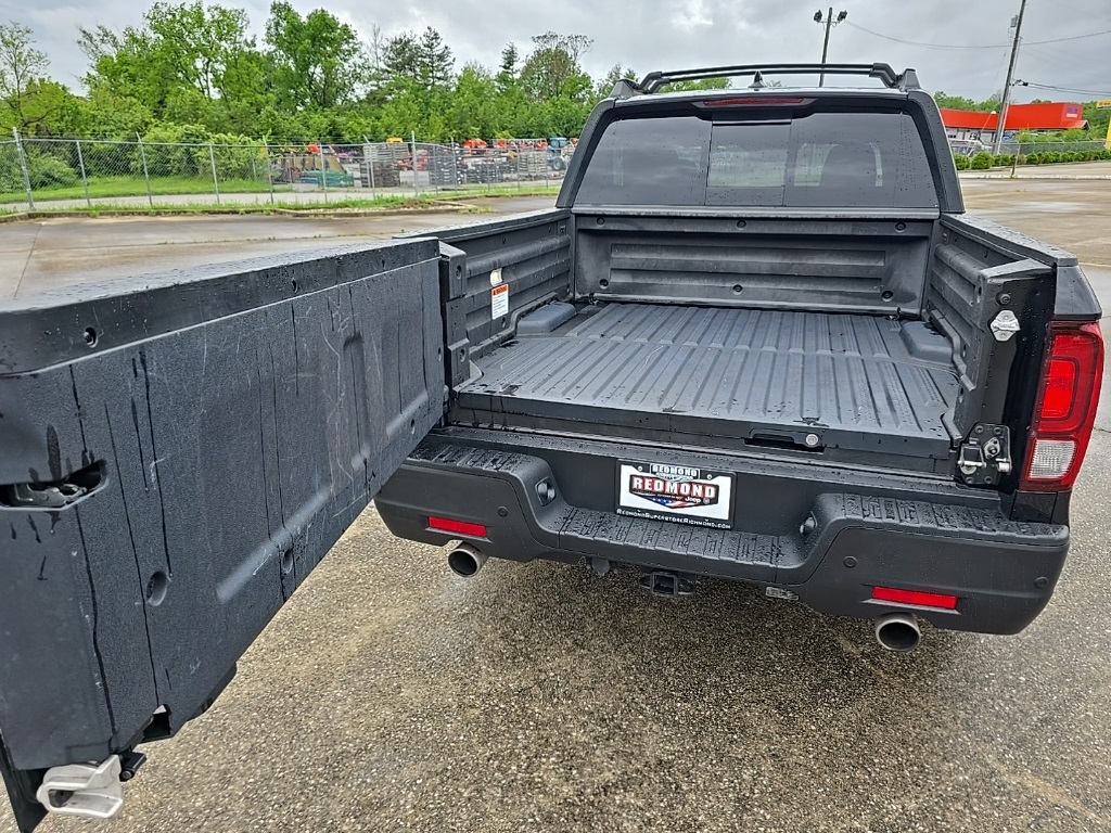 2022 Honda Ridgeline Black Edition photo 16