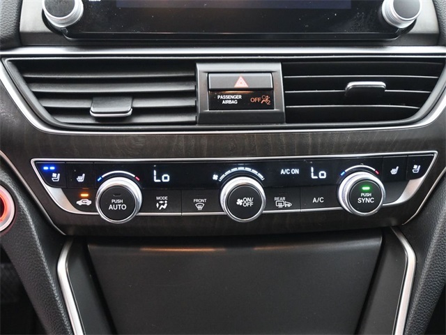 2018 Honda Accord Touring 2.0T photo 3