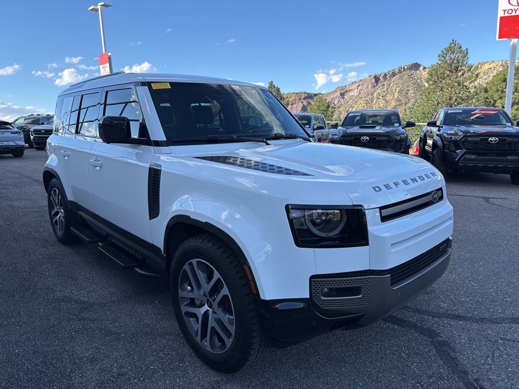 2022 Land Rover Defender 110 X-Dynamic HSE photo 6