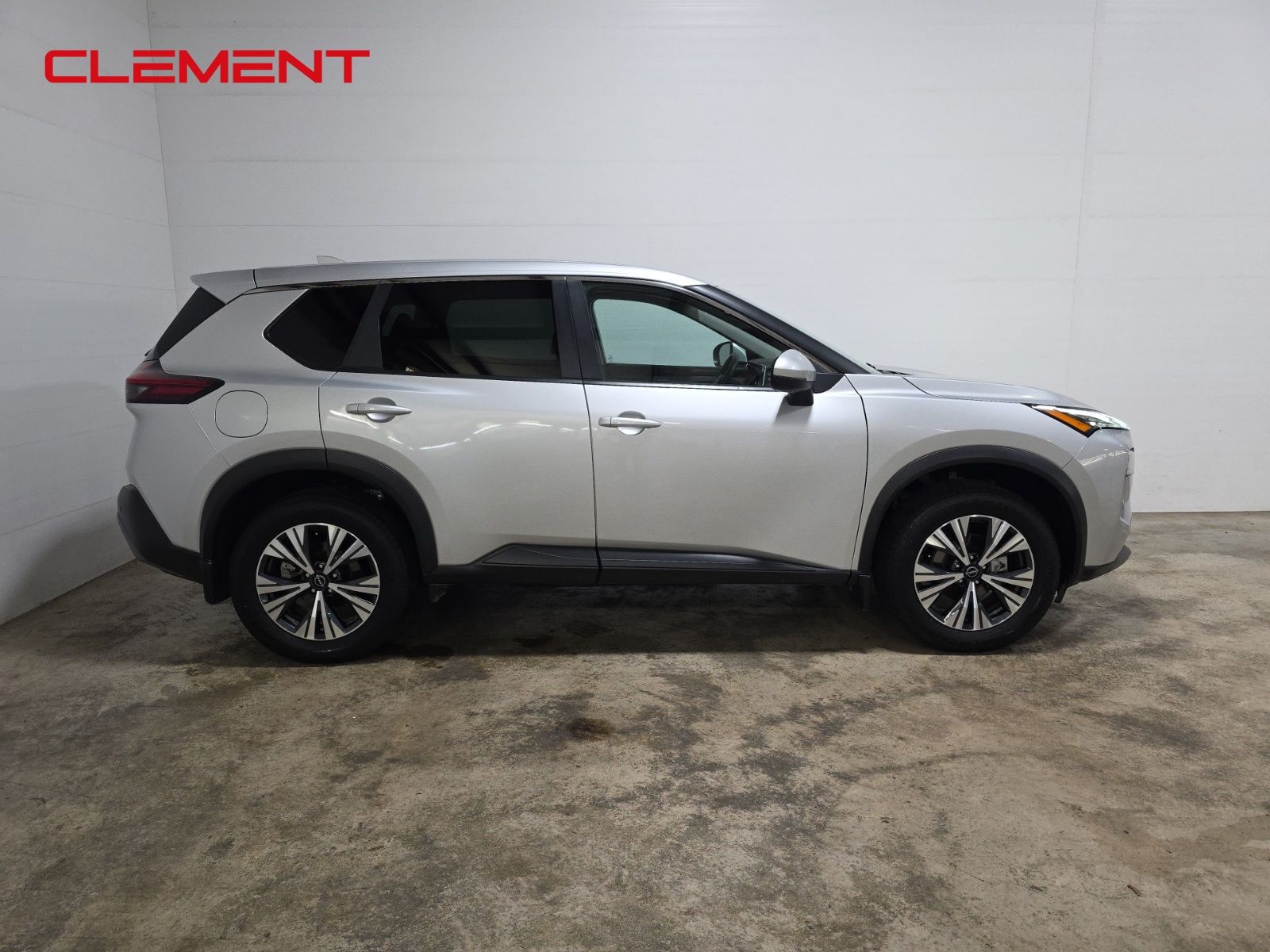 2022 Nissan Rogue SV photo 4