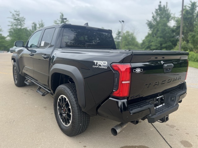 2025 Toyota Tacoma TRD Off-Road Double Cab photo 4