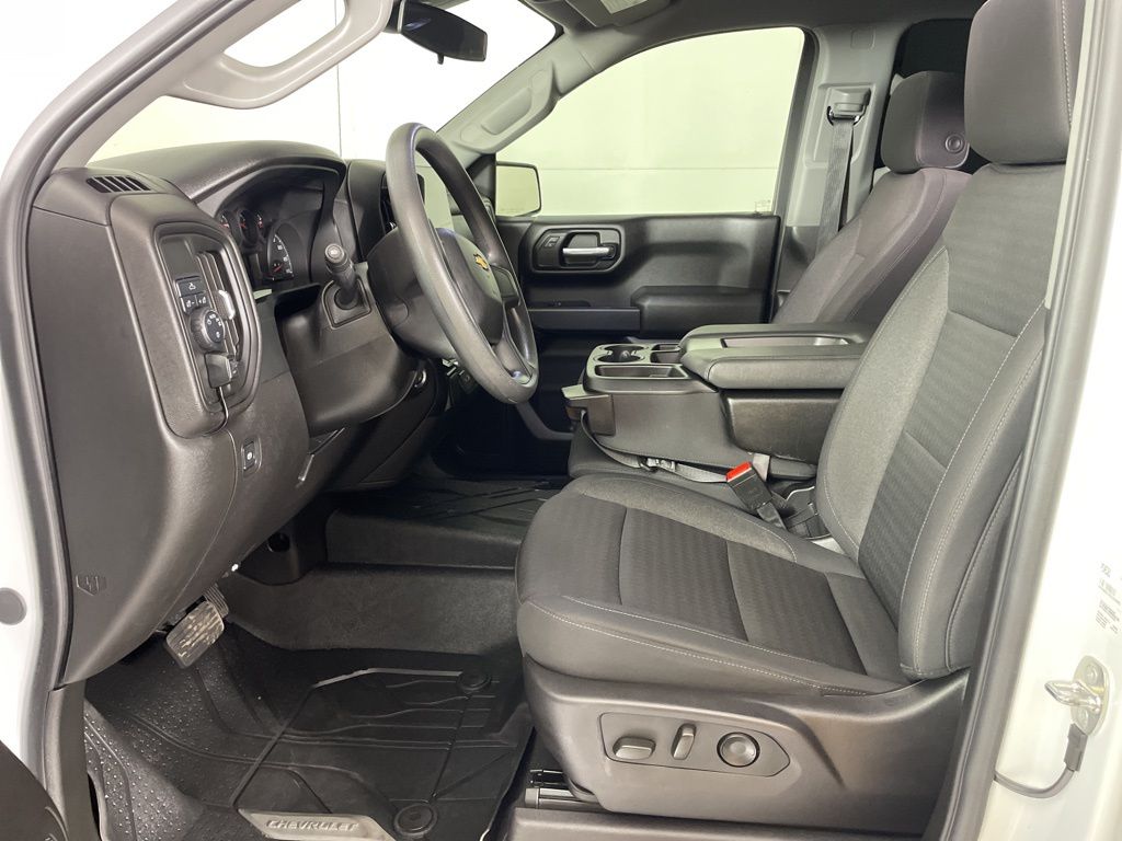 2024 Chevrolet Silverado 1500 Custom photo 11