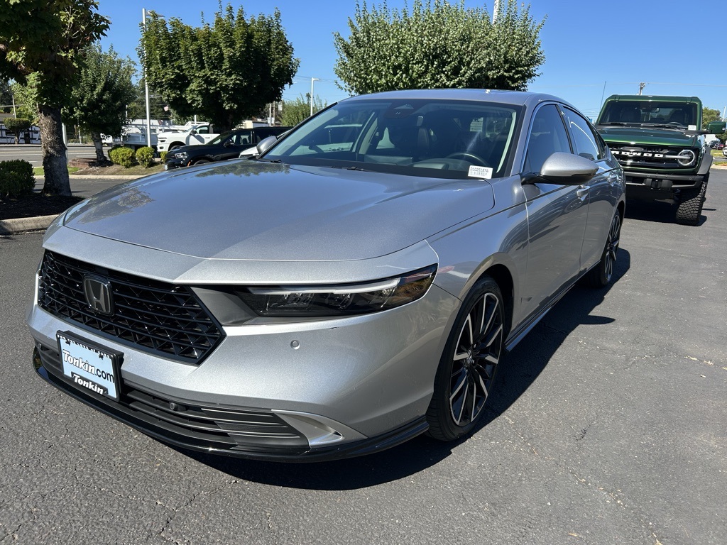 2023 Honda Accord Hybrid Touring photo 2