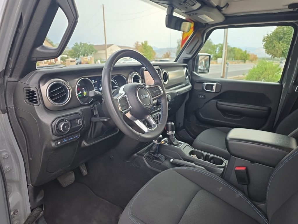 2023 Jeep Wrangler Rubicon 4xe photo 15