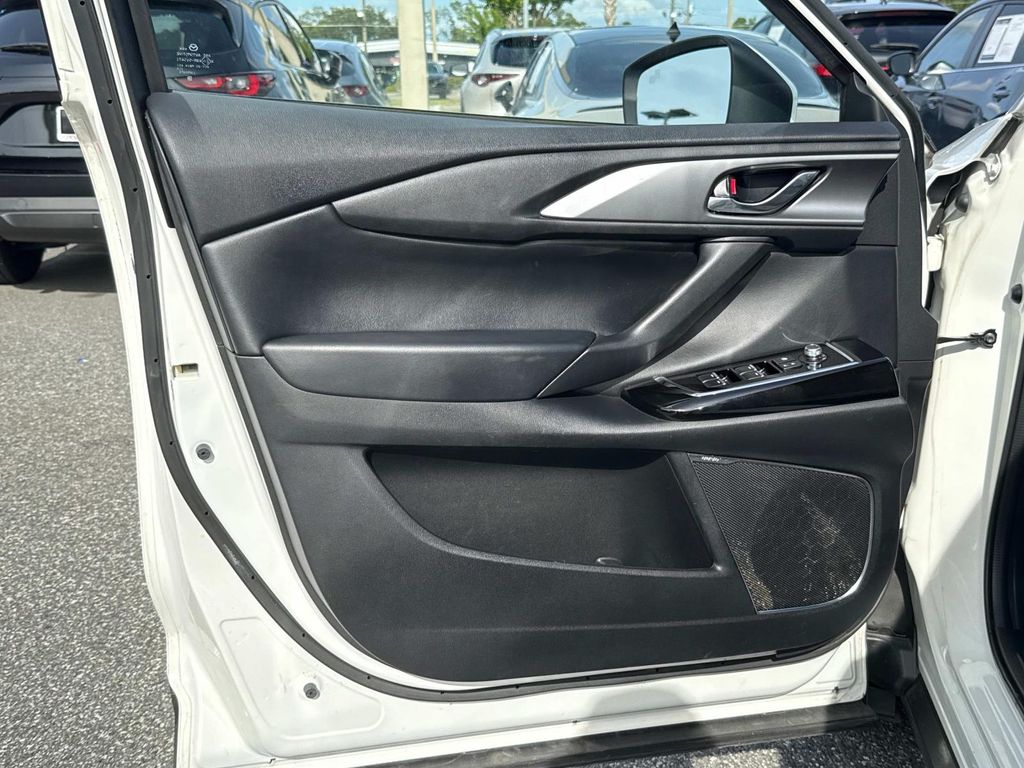 2022 Mazda CX-9 Touring photo 18