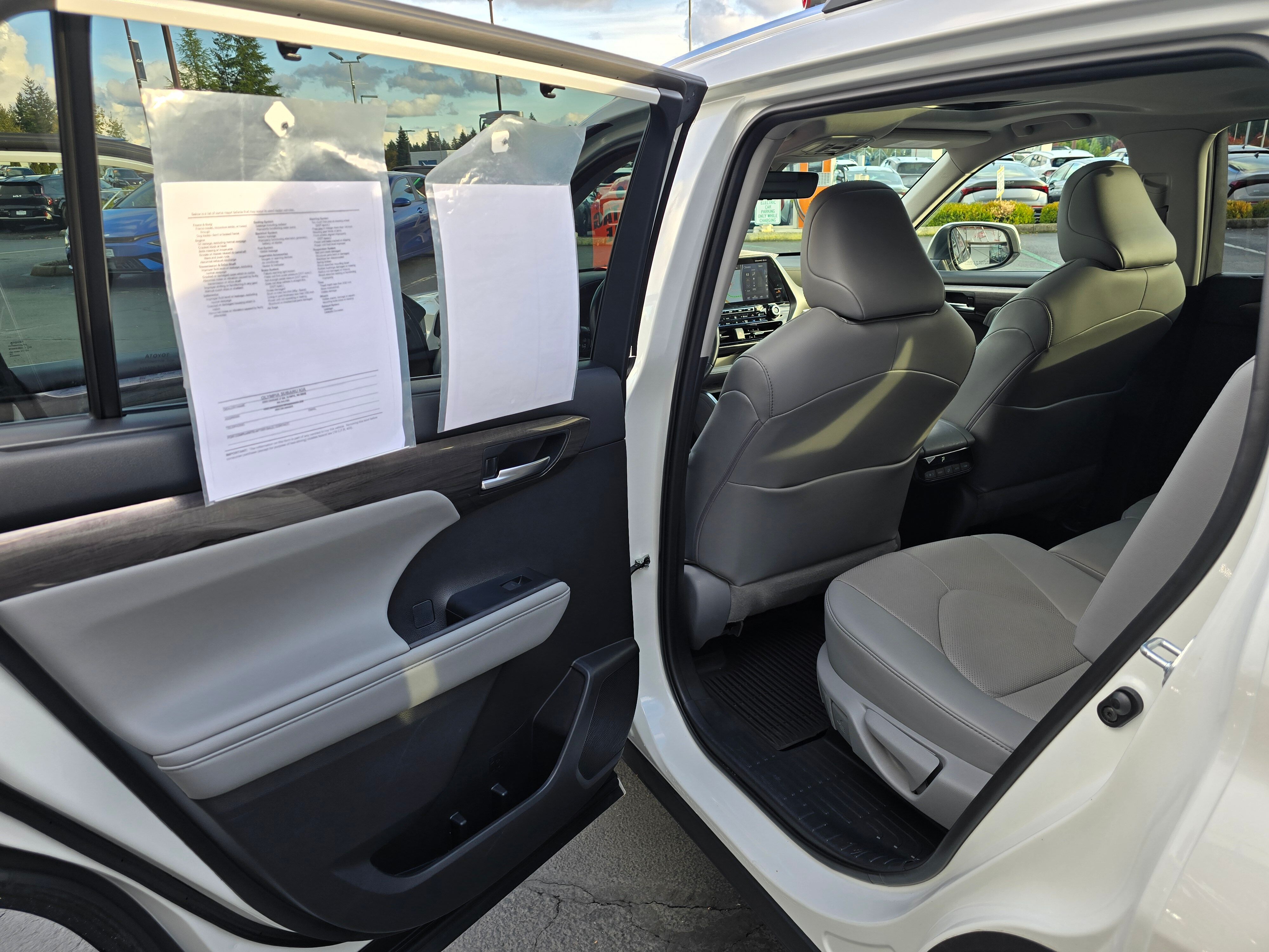 2021 Toyota Highlander Limited photo 3