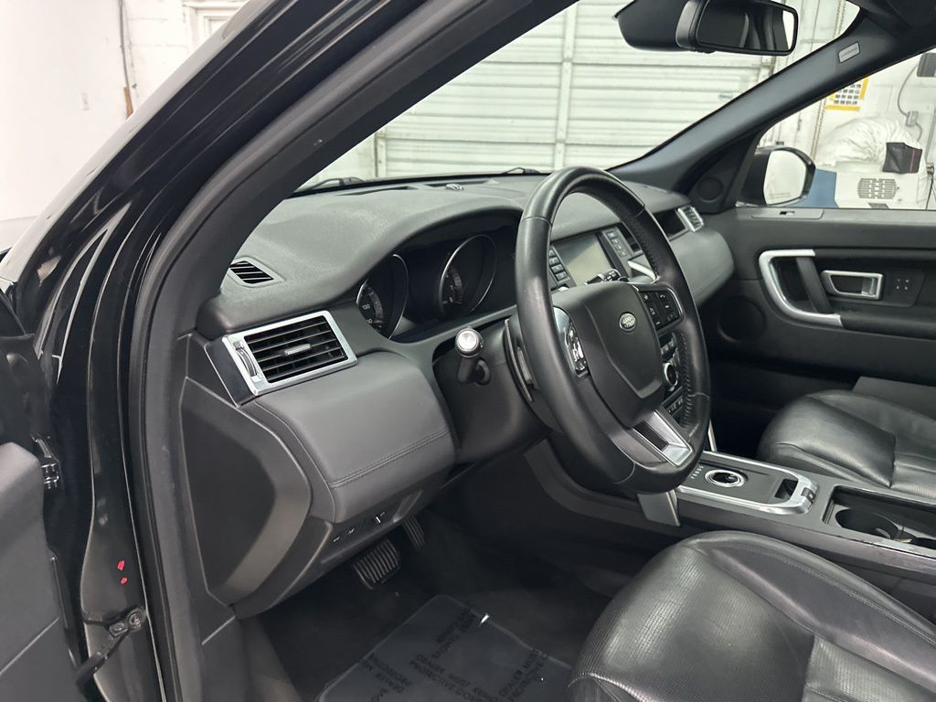 2016 Land Rover Discovery Sport HSE photo 8