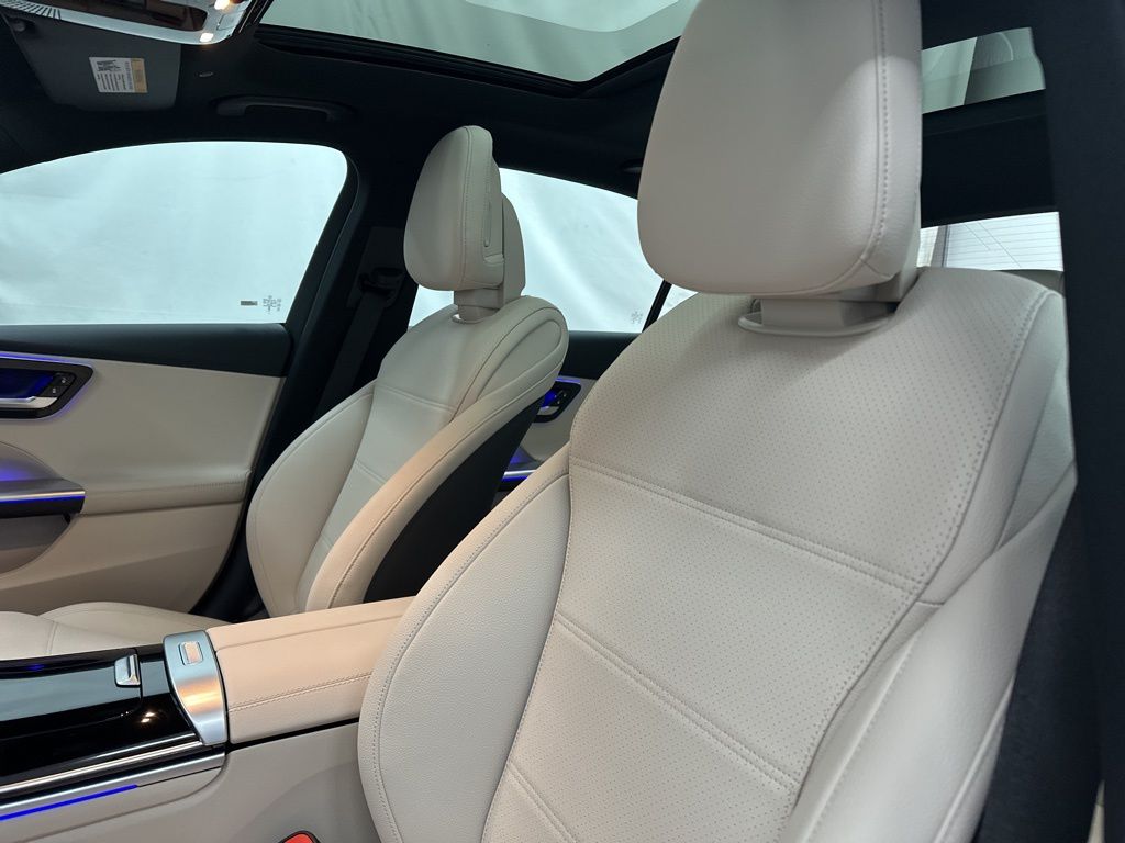 2025 Mercedes Benz C 300 photo 7