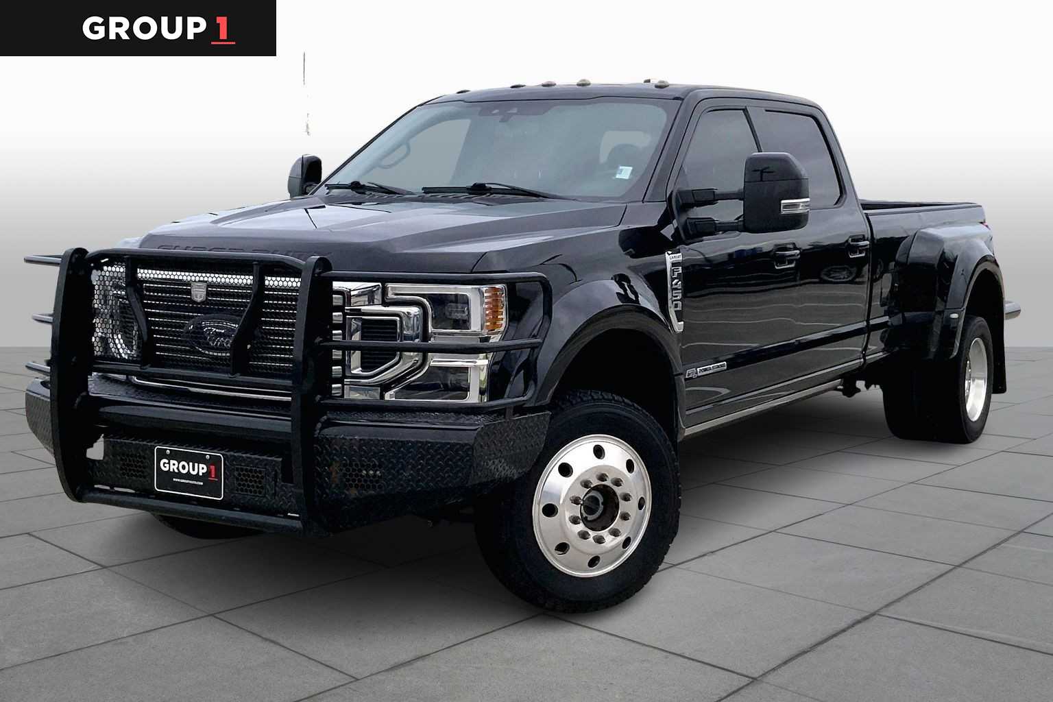 2021 Ford F-450 Super Duty Lariat's photo