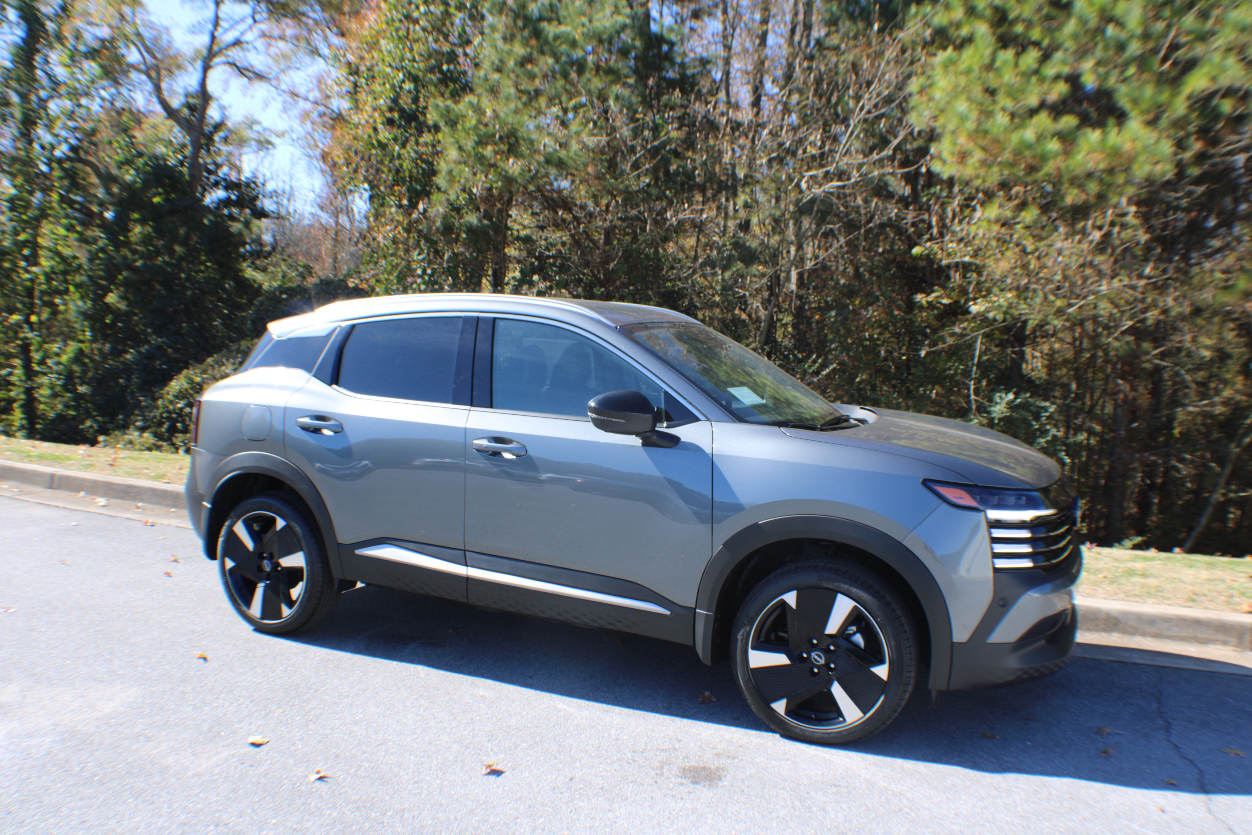 2026 Nissan KICKS SR's photo