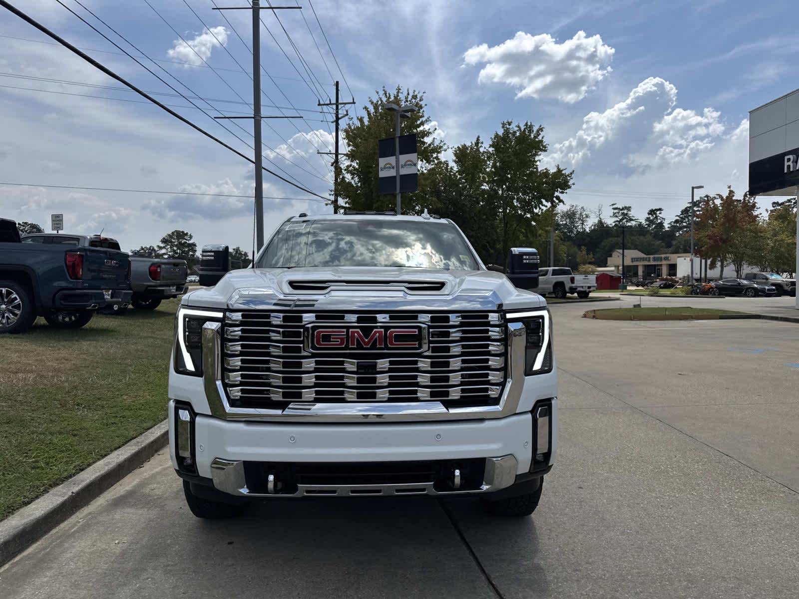 2025 Gmc Sierra 2500 HD Denali photo 2