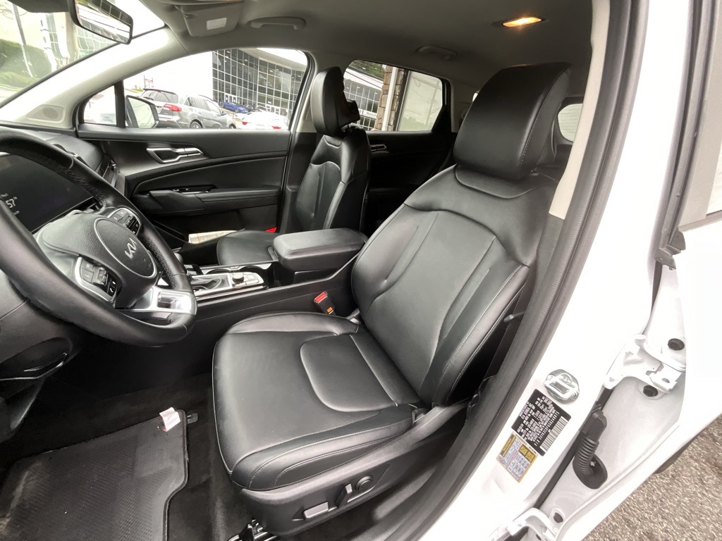 2025 Kia Sportage EX photo 12