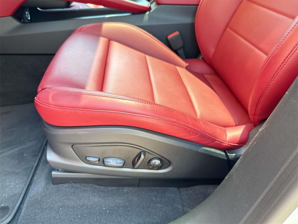 2024 Porsche Macan Electric 4 photo 21