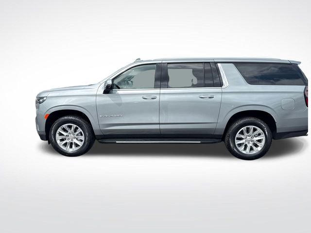 2024 Chevrolet Suburban Premier photo 2