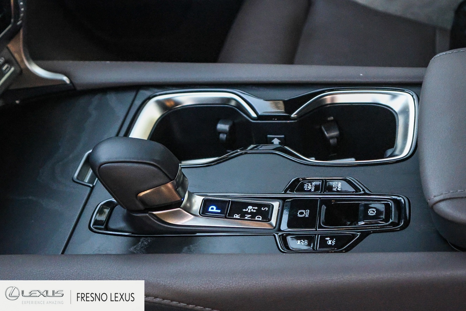2025 Lexus RX 450h+ Luxury photo 19