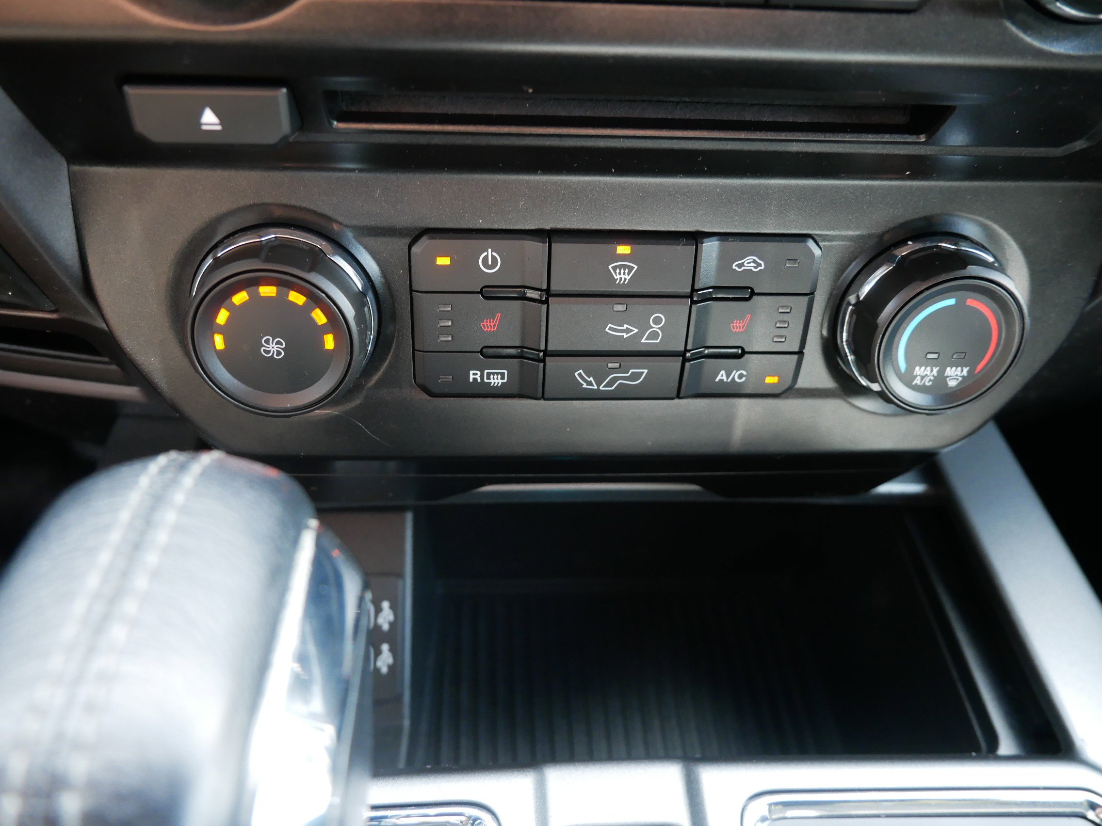 2017 Ford F-150 XLT photo 23