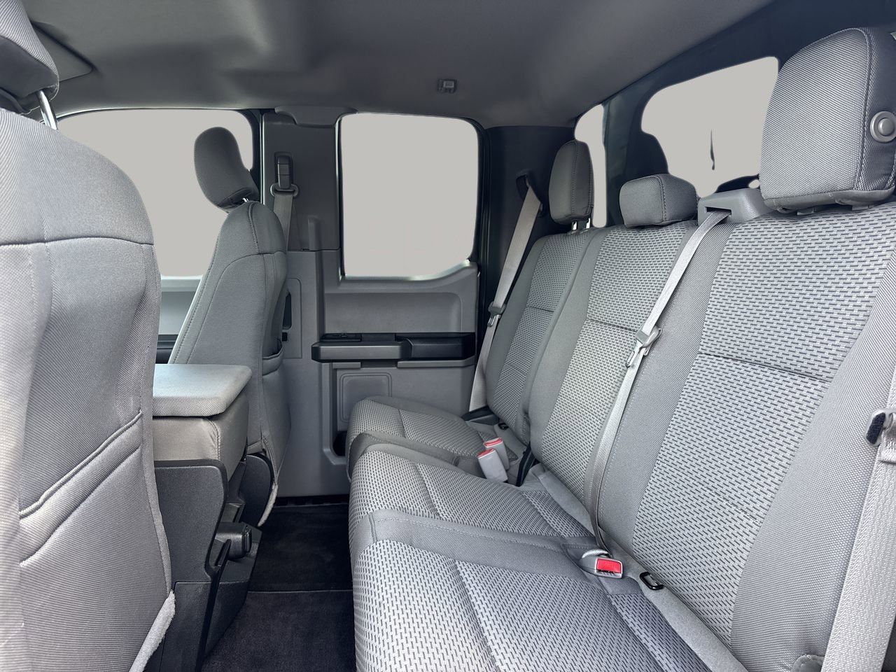 2016 Ford F-150 XLT photo 16