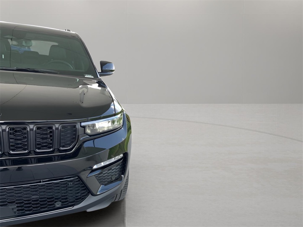 2025 Jeep Grand Cherokee Limited photo 4